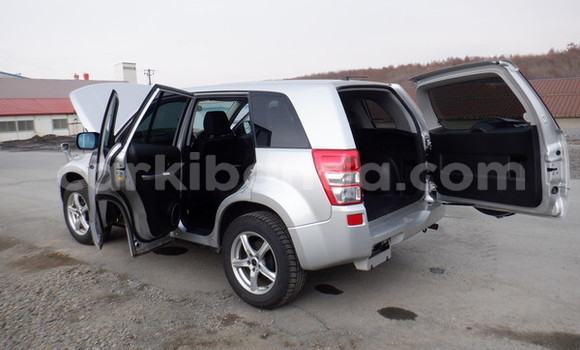 Gura Imported Suzuki Escudo Silver Imodoka i Kampala mu Uganda Gura Imported Suzuki Escudo Silver Imodoka i Kampala mu Uganda