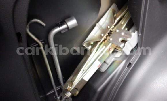 Gura Imported Suzuki Escudo Silver Imodoka i Kampala mu Uganda Gura Imported Suzuki Escudo Silver Imodoka i Kampala mu Uganda