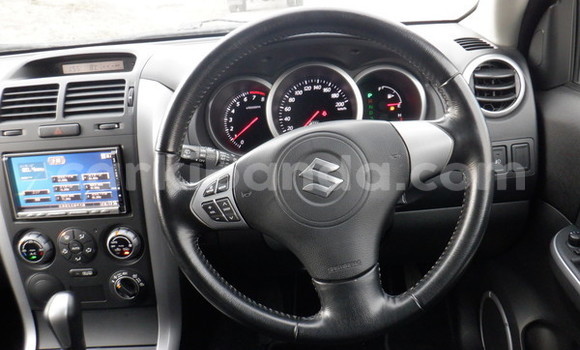 Gura Imported Suzuki Escudo Silver Imodoka i Kampala mu Uganda Gura Imported Suzuki Escudo Silver Imodoka i Kampala mu Uganda