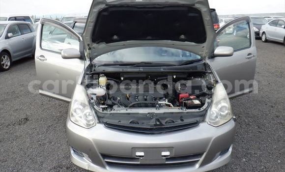 Gura Imported Toyota Wish Other Imodoka i Kampala mu Uganda Gura Imported Toyota Wish Other Imodoka i Kampala mu Uganda