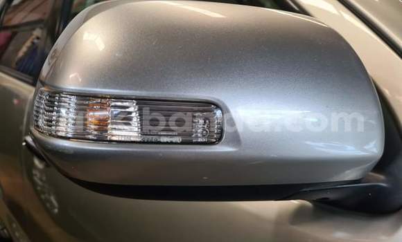 Nunua Ilio tumika Toyota Fortuner Beige Gari ndani ya Kampala nchini Uganda Nunua Ilio tumika Toyota Fortuner Beige Gari ndani ya Kampala nchini Uganda