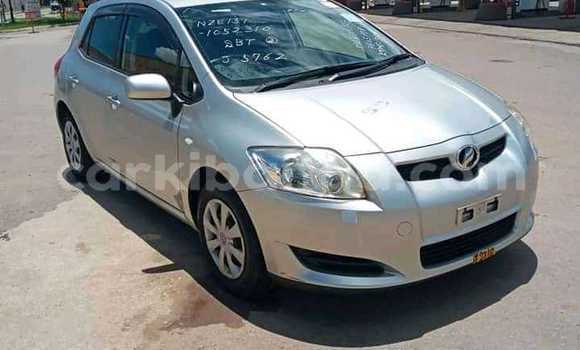 Nunua Ilio tumika Toyota Auris Fedha Gari ndani ya Kampala nchini Uganda Nunua Ilio tumika Toyota Auris Fedha Gari ndani ya Kampala nchini Uganda