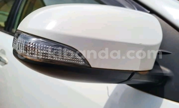 Nunua Ilio tumika Toyota Premio Nyeupe Gari ndani ya Kampala nchini Uganda Nunua Ilio tumika Toyota Premio Nyeupe Gari ndani ya Kampala nchini Uganda