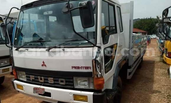 Buy Used Mitsubishi L400 White Truck in Kampala in Uganda