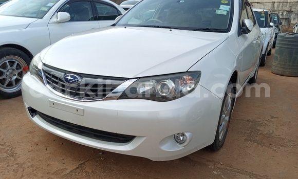 Acheter Import Voiture Subaru Impreza Blanc à Kampala, Ouganda Acheter Import Voiture Subaru Impreza Blanc à Kampala, Ouganda