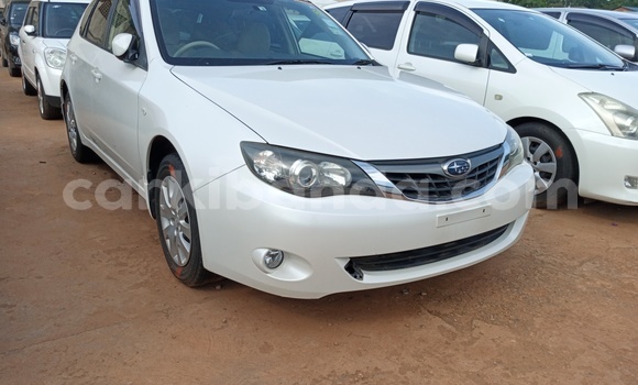 Acheter Import Voiture Subaru Impreza Blanc à Kampala, Ouganda Acheter Import Voiture Subaru Impreza Blanc à Kampala, Ouganda