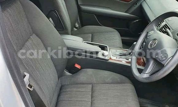 Acheter Import Voiture Mercedes-Benz C-Classe Gris à Kampala, Ouganda Acheter Import Voiture Mercedes-Benz C-Classe Gris à Kampala, Ouganda