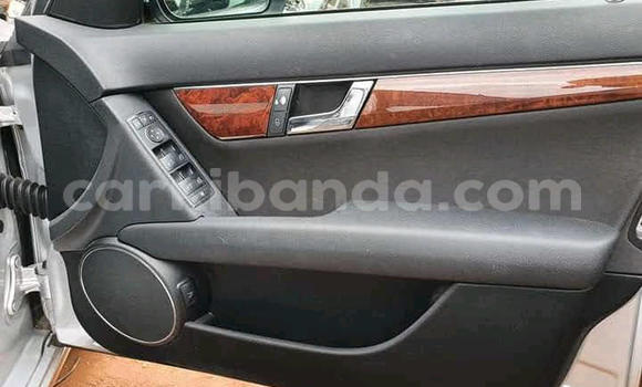 Acheter Import Voiture Mercedes-Benz C-Classe Gris à Kampala, Ouganda Acheter Import Voiture Mercedes-Benz C-Classe Gris à Kampala, Ouganda