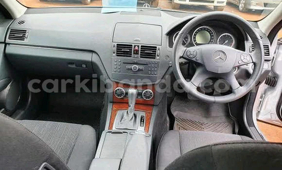 Acheter Import Voiture Mercedes-Benz C-Classe Gris à Kampala, Ouganda Acheter Import Voiture Mercedes-Benz C-Classe Gris à Kampala, Ouganda