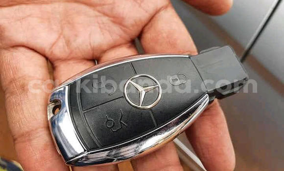 Acheter Import Voiture Mercedes-Benz C-Classe Gris à Kampala, Ouganda Acheter Import Voiture Mercedes-Benz C-Classe Gris à Kampala, Ouganda