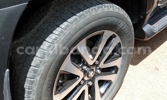 Acheter Import Voiture Toyota Land Cruiser Beige à Kampala, Ouganda Acheter Import Voiture Toyota Land Cruiser Beige à Kampala, Ouganda