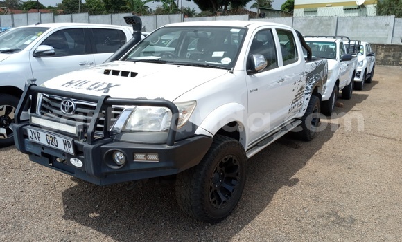 Acheter Import Voiture Toyota Hilux Blanc à Kampala, Ouganda Acheter Import Voiture Toyota Hilux Blanc à Kampala, Ouganda