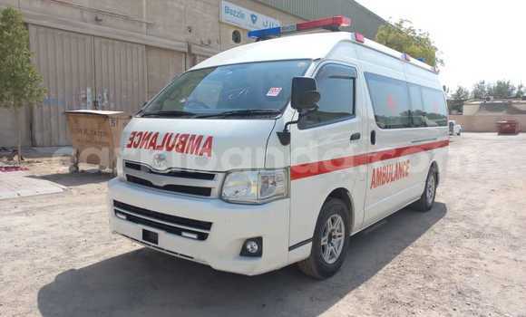 Acheter Occasion Voiture Toyota Hiace Blanc à Kampala, Ouganda