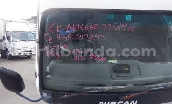 Nunua Imported Nissan UD Nyeupe Lori ndani ya Kampala nchini Uganda Nunua Imported Nissan UD Nyeupe Lori ndani ya Kampala nchini Uganda