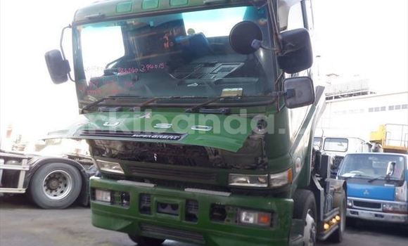 Gura Imported Mitsubishi Van Green Ikamyo i Kampala mu Uganda Gura Imported Mitsubishi Van Green Ikamyo i Kampala mu Uganda