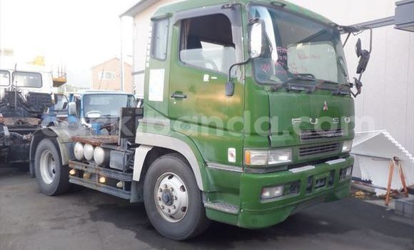 Gura Imported Mitsubishi Van Green Ikamyo i Kampala mu Uganda Gura Imported Mitsubishi Van Green Ikamyo i Kampala mu Uganda