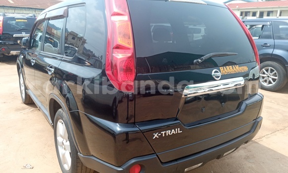 Acheter Import Voiture Nissan X–Trail Noir à Kampala, Ouganda Acheter Import Voiture Nissan X–Trail Noir à Kampala, Ouganda