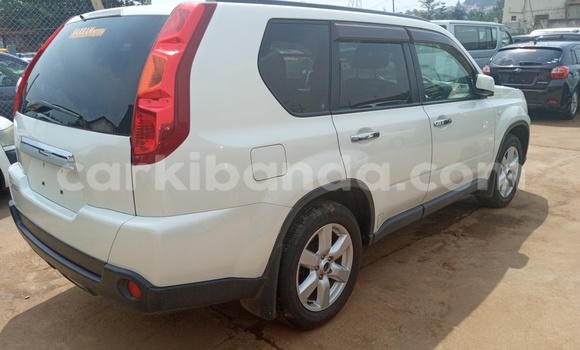 Acheter Import Voiture Nissan X–Trail Noir à Kampala, Ouganda Acheter Import Voiture Nissan X–Trail Noir à Kampala, Ouganda