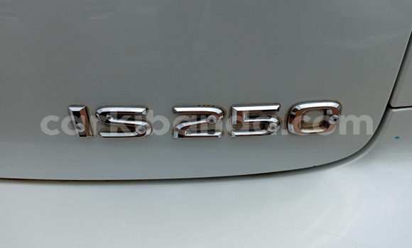 Acheter Import Voiture Lexus IS Blanc à Kampala, Ouganda Acheter Import Voiture Lexus IS Blanc à Kampala, Ouganda