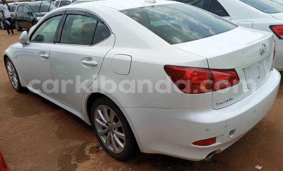 Acheter Import Voiture Lexus IS Blanc à Kampala, Ouganda Acheter Import Voiture Lexus IS Blanc à Kampala, Ouganda