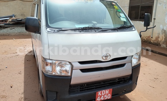 Acheter Import Voiture Toyota Hiace Blanc à Kampala, Ouganda Acheter Import Voiture Toyota Hiace Blanc à Kampala, Ouganda