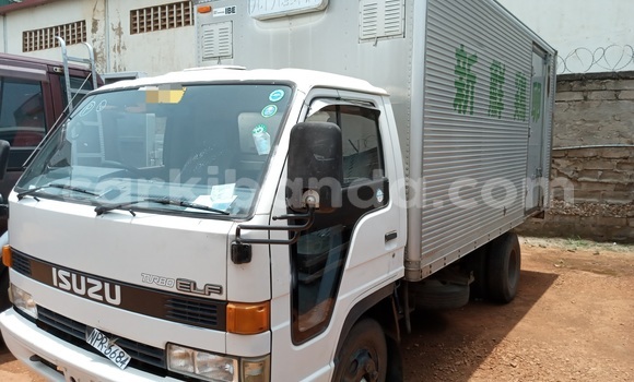 Acheter Import Utilitaire Isuzu FTR 850 Blanc à Kampala, Ouganda Acheter Import Utilitaire Isuzu FTR 850 Blanc à Kampala, Ouganda