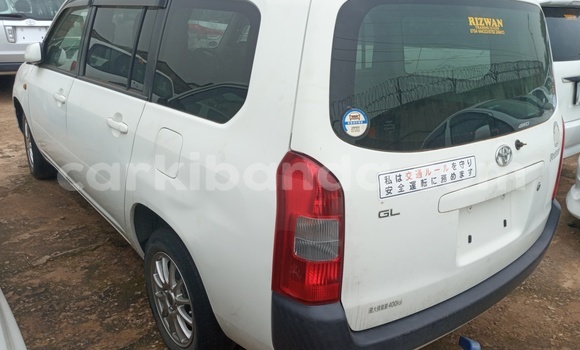 Acheter Import Voiture Toyota Probox Blanc à Kampala, Ouganda Acheter Import Voiture Toyota Probox Blanc à Kampala, Ouganda