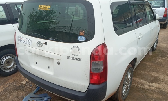 Acheter Import Voiture Toyota Probox Blanc à Kampala, Ouganda Acheter Import Voiture Toyota Probox Blanc à Kampala, Ouganda