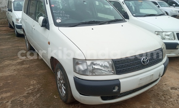 Acheter Import Voiture Toyota Probox Blanc à Kampala, Ouganda Acheter Import Voiture Toyota Probox Blanc à Kampala, Ouganda