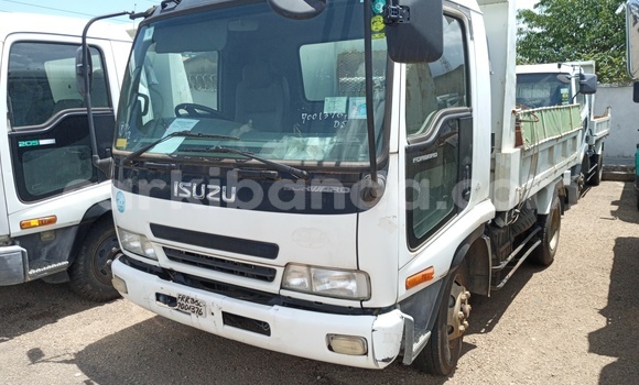 Buy Import Isuzu FTR 850 White Truck in Kampala in Uganda