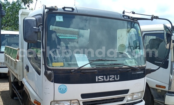 Acheter Import Utilitaire Isuzu FTR 850 Blanc à Kampala, Ouganda Acheter Import Utilitaire Isuzu FTR 850 Blanc à Kampala, Ouganda