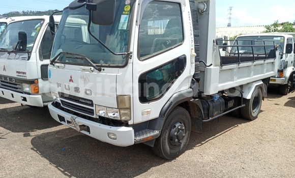 Acheter Import Utilitaire Mitsubishi L400 Blanc à Kampala, Ouganda Acheter Import Utilitaire Mitsubishi L400 Blanc à Kampala, Ouganda