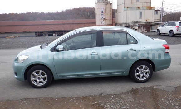 Gura Imported Toyota Belta Blue Imodoka i Kampala mu Uganda Gura Imported Toyota Belta Blue Imodoka i Kampala mu Uganda