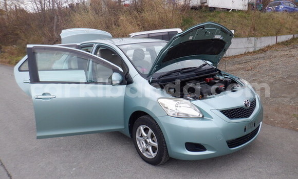 Gura Imported Toyota Belta Blue Imodoka i Kampala mu Uganda Gura Imported Toyota Belta Blue Imodoka i Kampala mu Uganda