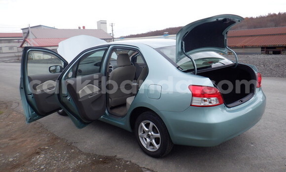 Gura Imported Toyota Belta Blue Imodoka i Kampala mu Uganda Gura Imported Toyota Belta Blue Imodoka i Kampala mu Uganda