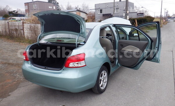 Gura Imported Toyota Belta Blue Imodoka i Kampala mu Uganda Gura Imported Toyota Belta Blue Imodoka i Kampala mu Uganda