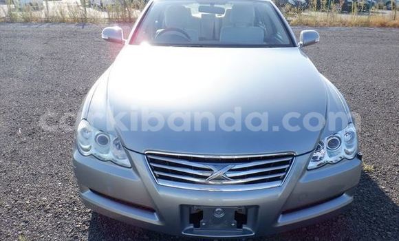 Gura Imported Toyota Mark X Silver Imodoka i Kampala mu Uganda