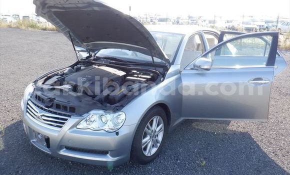 Gura Imported Toyota Mark X Silver Imodoka i Kampala mu Uganda Gura Imported Toyota Mark X Silver Imodoka i Kampala mu Uganda