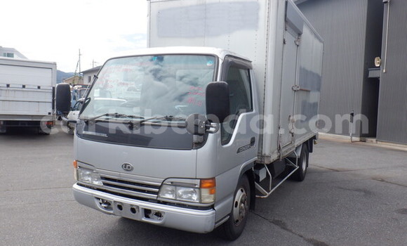 Gura Imported Nissan UD Silver Ikamyo i Kampala mu Uganda Gura Imported Nissan UD Silver Ikamyo i Kampala mu Uganda