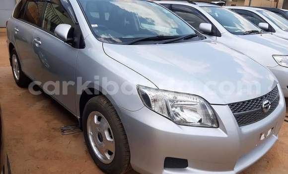Nunua Ilio tumika Toyota Fielder Fedha Gari ndani ya Kampala nchini Uganda