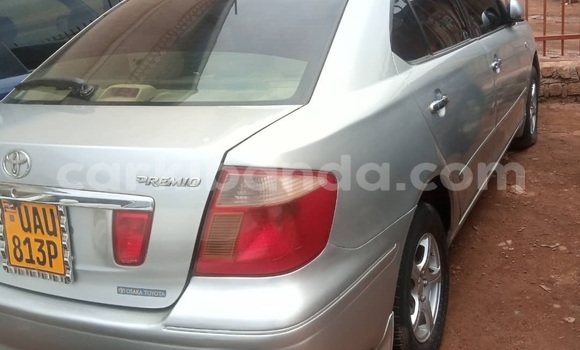 Gura Yakoze Toyota Premio Silver Imodoka i Kampala mu Uganda Gura Yakoze Toyota Premio Silver Imodoka i Kampala mu Uganda