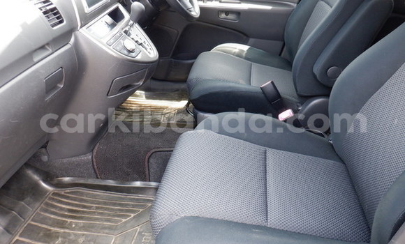 Gura Nshya Toyota Wish Other Imodoka i Kampala mu Uganda Gura Nshya Toyota Wish Other Imodoka i Kampala mu Uganda