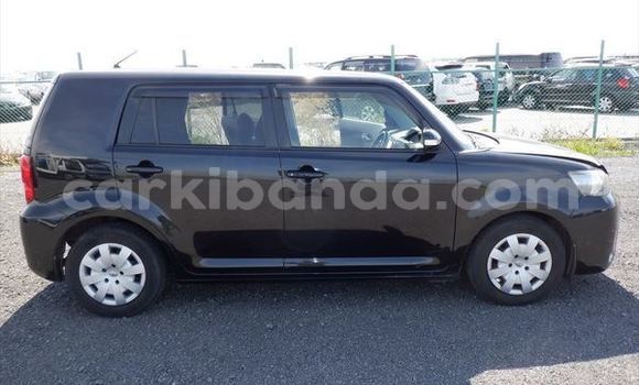 Gura Nshya Toyota Corolla Rumion Black Imodoka i Kampala mu Uganda Gura Nshya Toyota Corolla Rumion Black Imodoka i Kampala mu Uganda