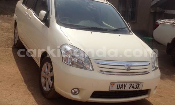 Gura Yakoze Toyota Raum Silver Imodoka i Arua mu Uganda Gura Yakoze Toyota Raum Silver Imodoka i Arua mu Uganda