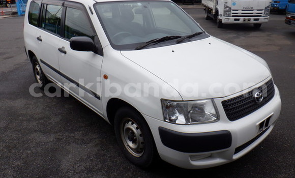 Gura Nshya Toyota Succeed White Imodoka i Kampala mu Uganda Gura Nshya Toyota Succeed White Imodoka i Kampala mu Uganda