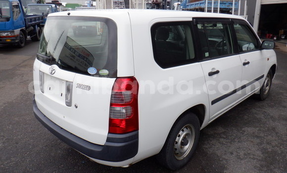 Gura Nshya Toyota Succeed White Imodoka i Kampala mu Uganda Gura Nshya Toyota Succeed White Imodoka i Kampala mu Uganda