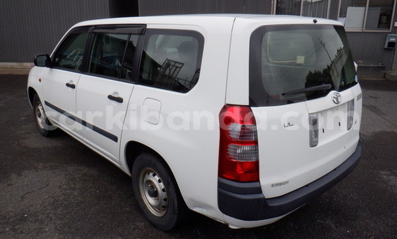 Gura Nshya Toyota Succeed White Imodoka i Kampala mu Uganda Gura Nshya Toyota Succeed White Imodoka i Kampala mu Uganda