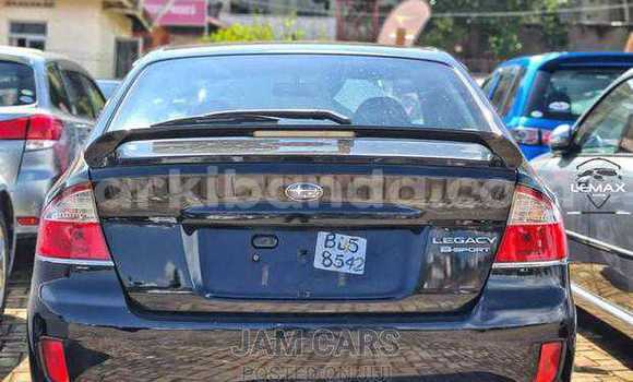 Nunua Ilio tumika Subaru Legacy Fedha Gari ndani ya Kampala nchini Uganda