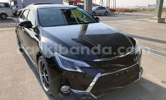 Gura Yakoze Toyota Mark X Black Imodoka i Kampala mu Uganda