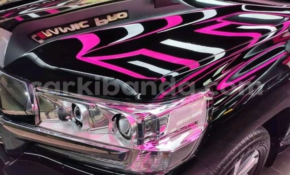 Acheter Occasion Voiture Toyota Land Cruiser Noir à Kampala, Ouganda Acheter Occasion Voiture Toyota Land Cruiser Noir à Kampala, Ouganda